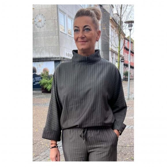 Continue - Karen pinstripe bluse fra Continue
