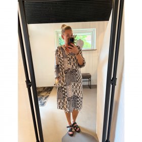 Free quent - Lovo dress fra Freequent