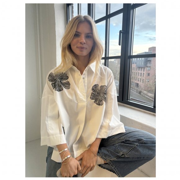 Continue - Klara flower skjorte fra Continue