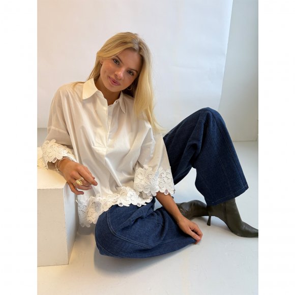 Continue - Klara embroidery skjorte fra Continue