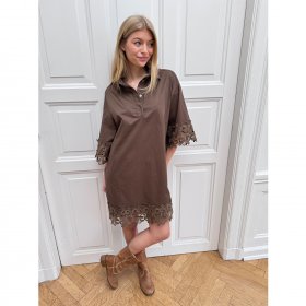 Continue - Klara embrodery dress fra Continue