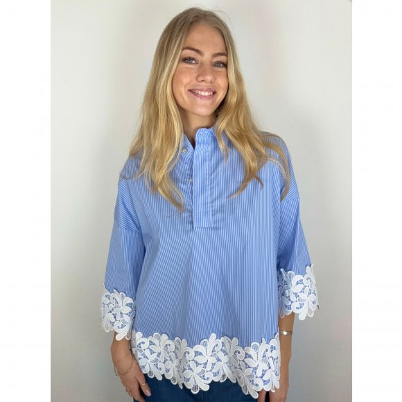 Continue - Klara stripe embrodery bluse fra Continue